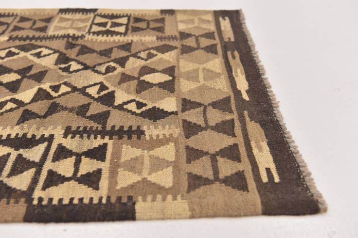 Detail image of 2' 8 x 4' 3 Hand Woven Kilim Maymana Wool Rug