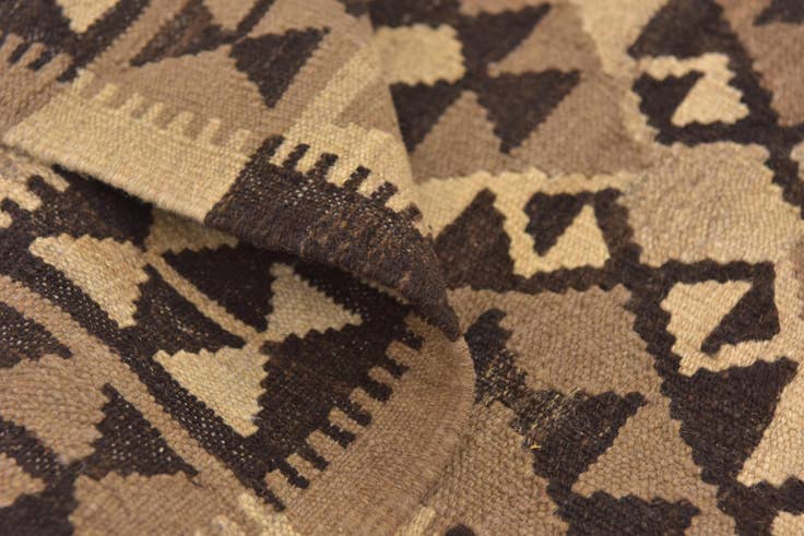 Detail image of 2' 8 x 4' 3 Hand Woven Kilim Maymana Wool Rug