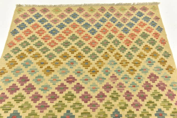 Detail image of 3' 3 x 5' Hand Woven Kilim Maymana Wool Rug