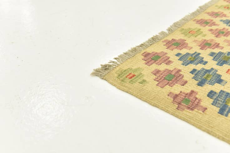 Detail image of 3' 3 x 5' Hand Woven Kilim Maymana Wool Rug