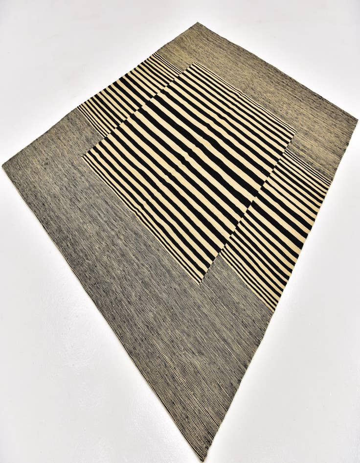 Detail image of 5' 10 x 7' 6  Hand Woven Kilim Modern Wool Rug