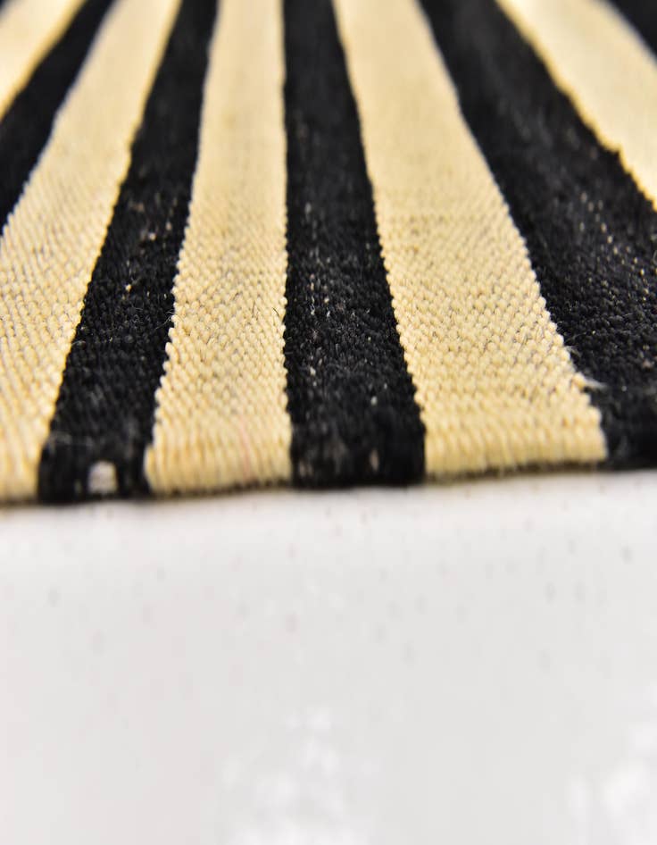 Detail image of 5' 10 x 7' 6  Hand Woven Kilim Modern Wool Rug