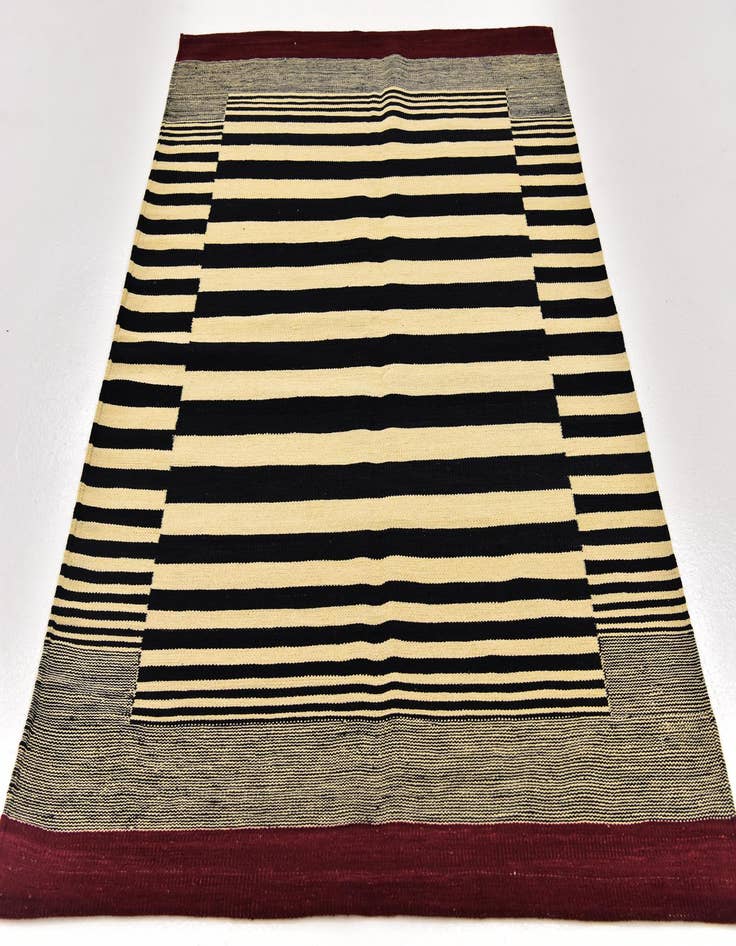 Detail image of 4' 2 x 5' 9  Hand Woven Kilim Modern Wool Rug