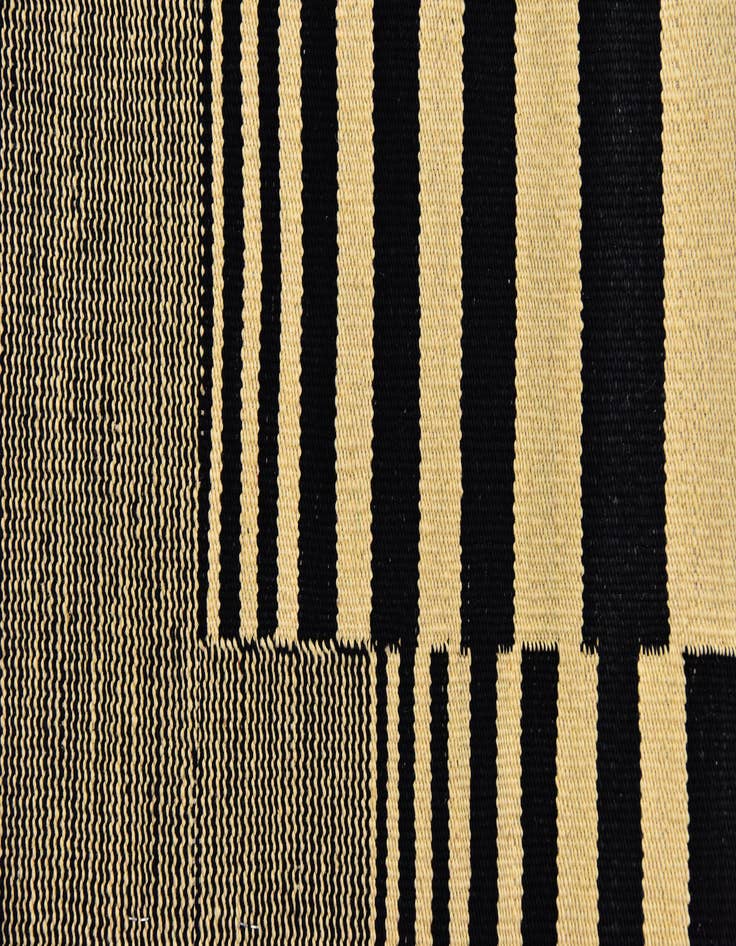 Detail image of 4' 2 x 5' 9  Hand Woven Kilim Modern Wool Rug