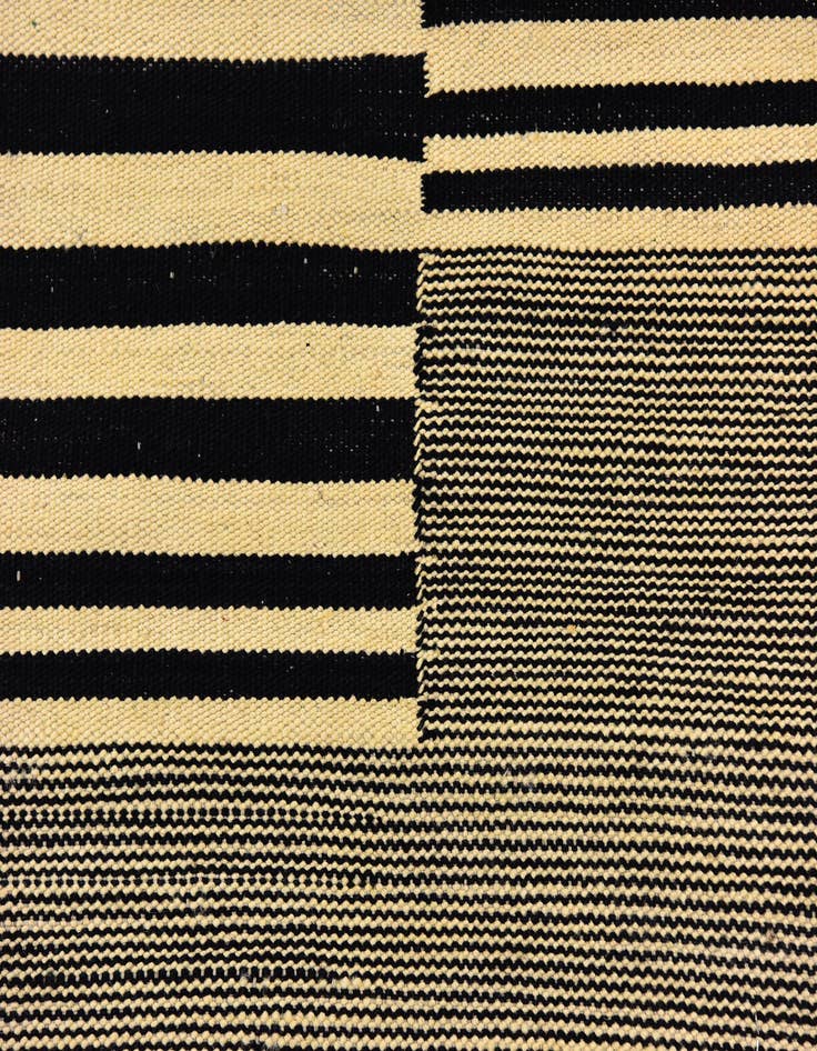 Detail image of 4' 3 x 5' 9  Hand Woven Kilim Modern Wool Rug