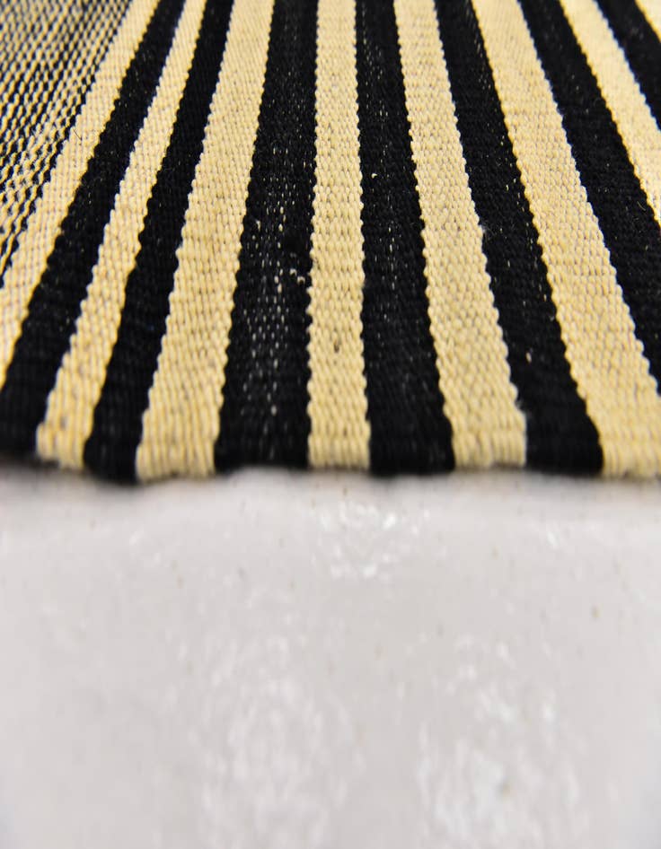 Detail image of 4' 3 x 5' 9  Hand Woven Kilim Modern Wool Rug