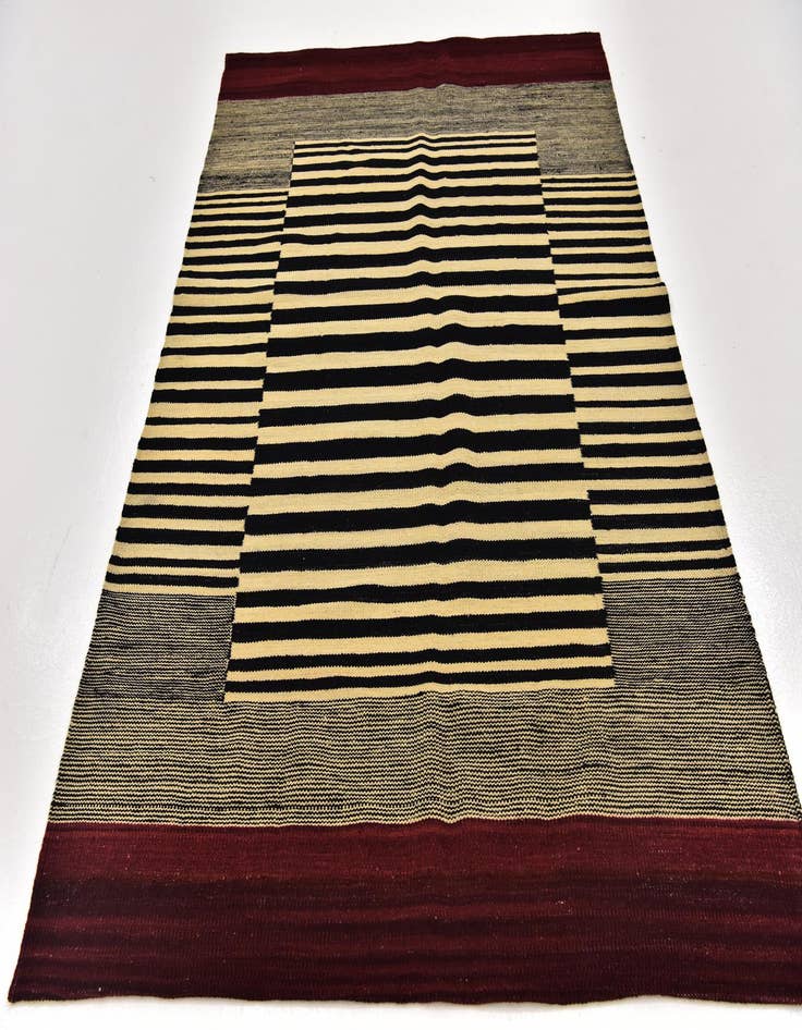 Detail image of 4' 2 x 5' 10  Hand Woven Kilim Modern Wool Rug