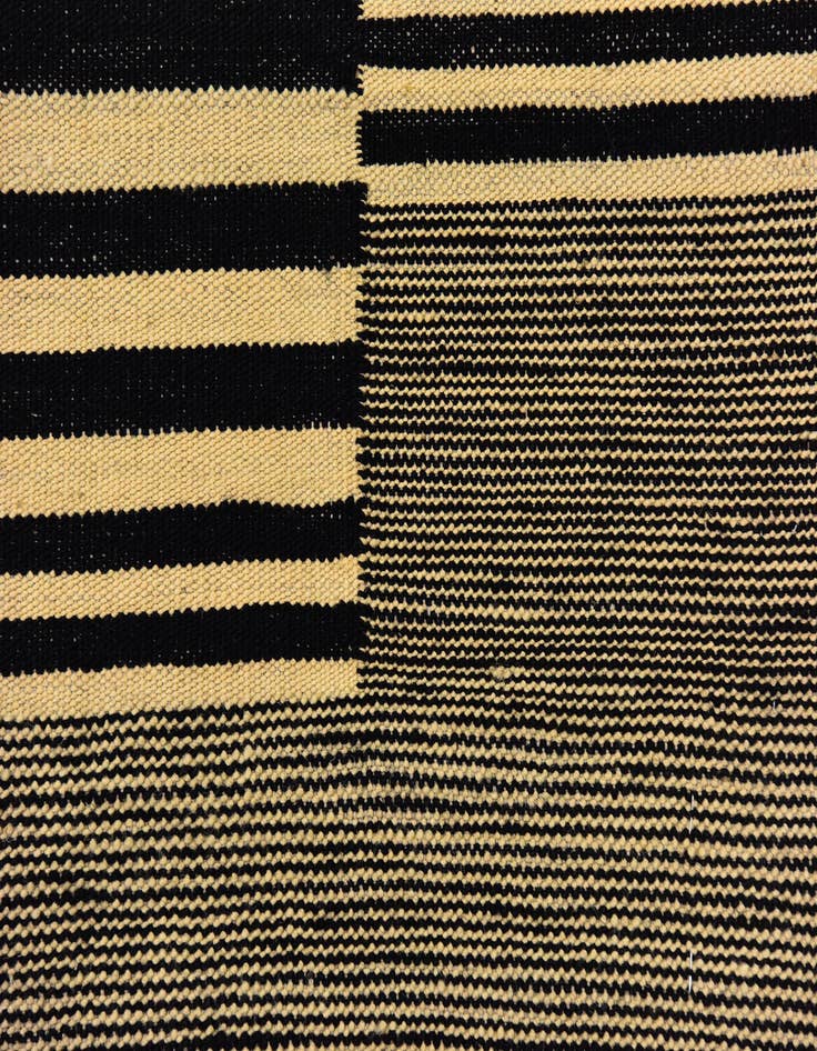 Detail image of 4' 2 x 5' 10  Hand Woven Kilim Modern Wool Rug