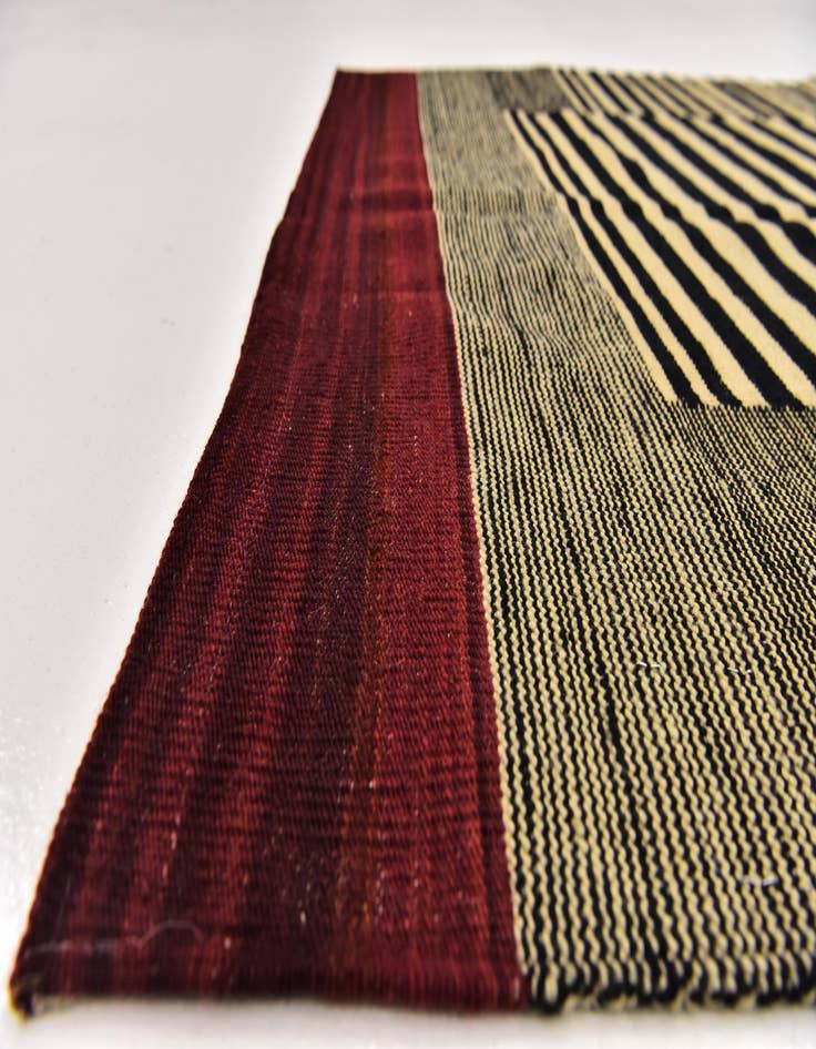 Detail image of 4' 2 x 5' 10  Hand Woven Kilim Modern Wool Rug