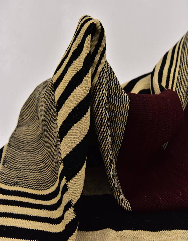 Detail image of 6' x 7' 7  Hand Woven Kilim Modern Wool Rug