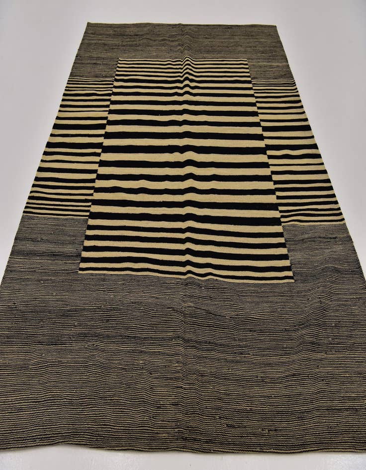 Detail image of 5' 10 x 7' 4  Hand Woven Kilim Modern Wool Rug