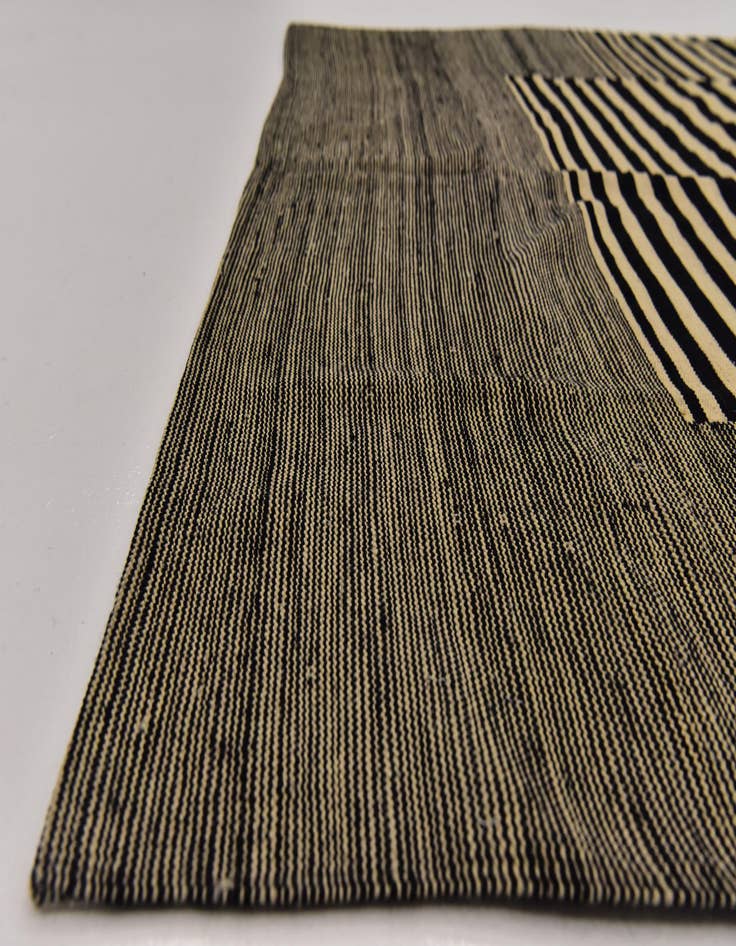 Detail image of 5' 10 x 7' 4  Hand Woven Kilim Modern Wool Rug