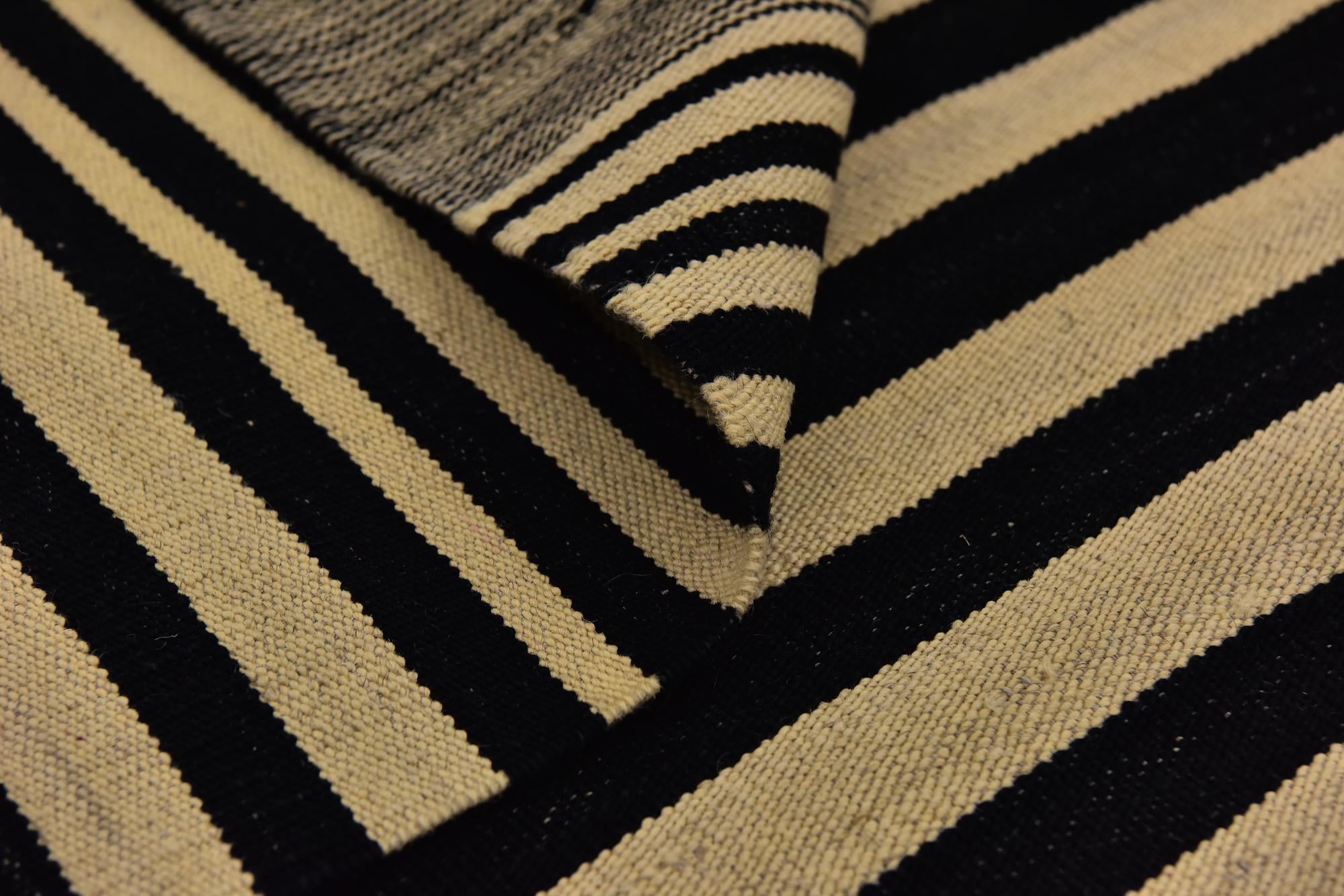 5' 10 x 7' 4 Hand Woven Kilim Modern Wool Rug