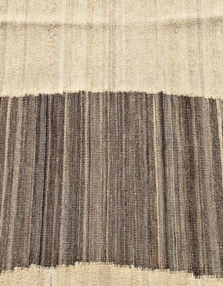 Detail image of 4' 10 x 6' 1  Hand Woven Kilim Modern Wool Rug