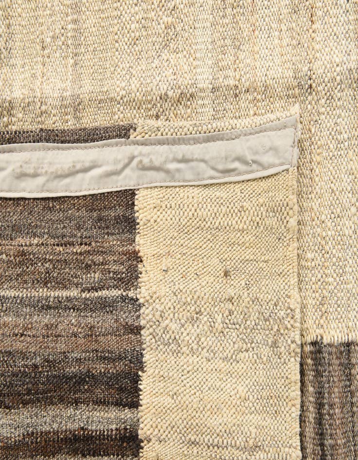 Detail image of 4' 10 x 6' 1  Hand Woven Kilim Modern Wool Rug