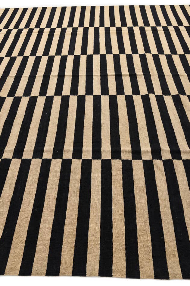 Detail image of 10' 3 x 12' 6 Hand Woven Kilim Modern Wool Rug