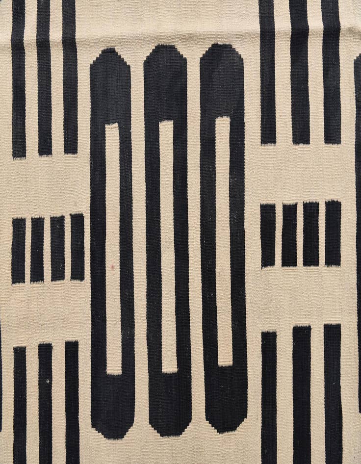 Detail image of 8' 5 x 9' 8  Hand Woven Kilim Modern Wool Rug