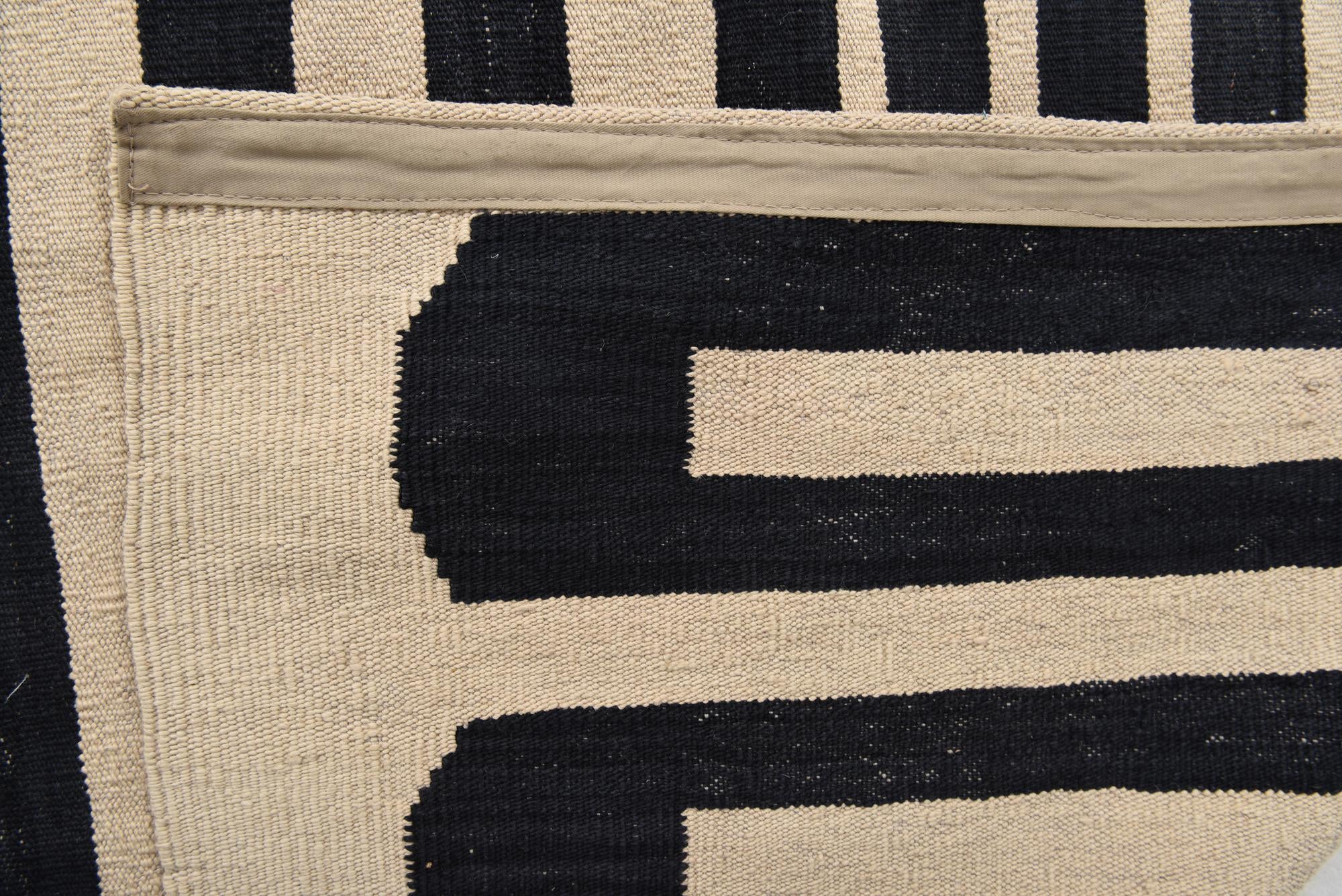 8' 5 x 9' 8 Hand Woven Kilim Modern Wool Rug