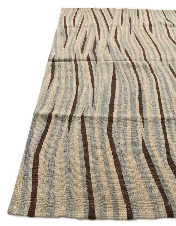 Detail image of 4' 8 x 5' 10  Hand Woven Kilim Modern Wool Rug