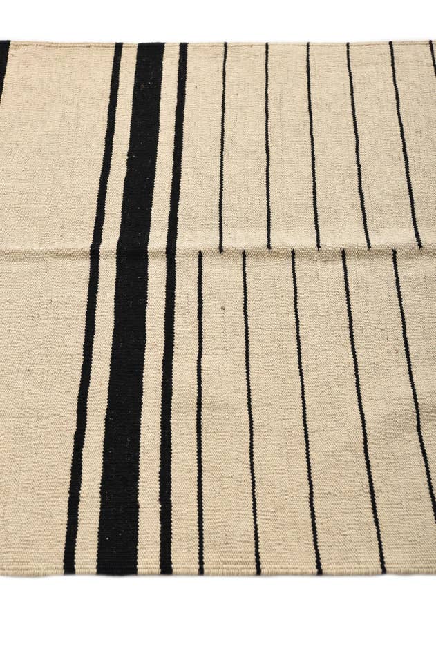 Detail image of 3' 5 x 5' 1 Hand Woven Kilim Modern Wool Rug