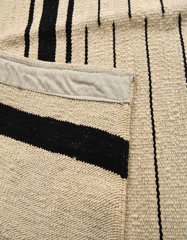 Detail image of 3' 5 x 5' 1  Hand Woven Kilim Modern Wool Rug