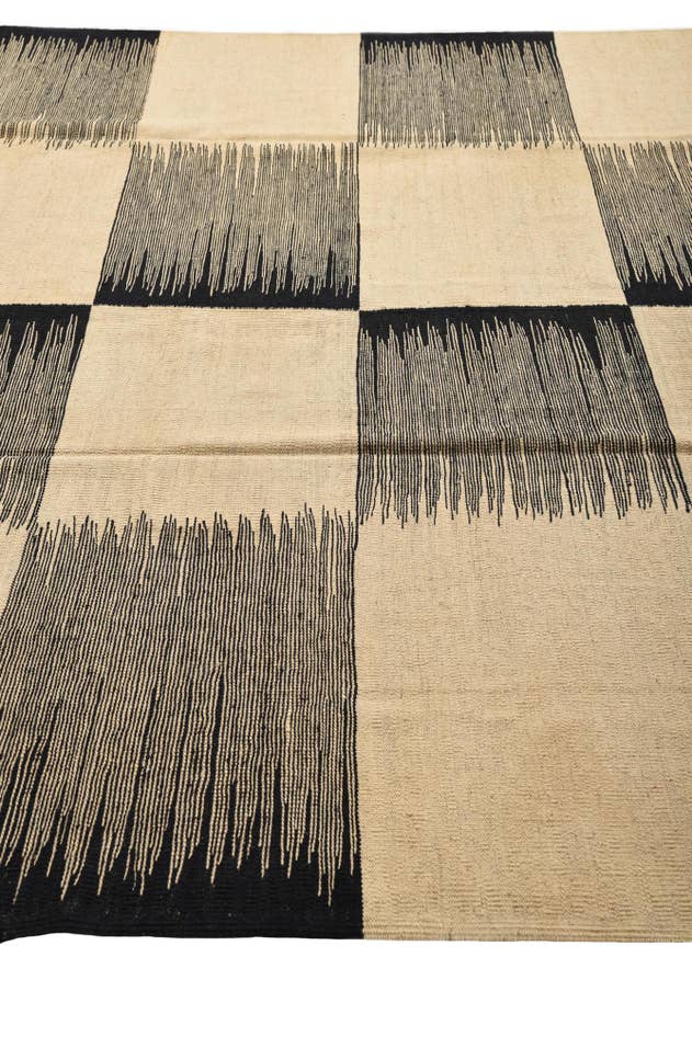 Detail image of 8' 4 x 9' 7 Hand Woven Kilim Modern Wool Rug