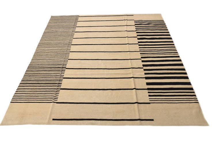 Detail image of 8' 4 x 9' 4 Hand Woven Kilim Modern Wool Rug