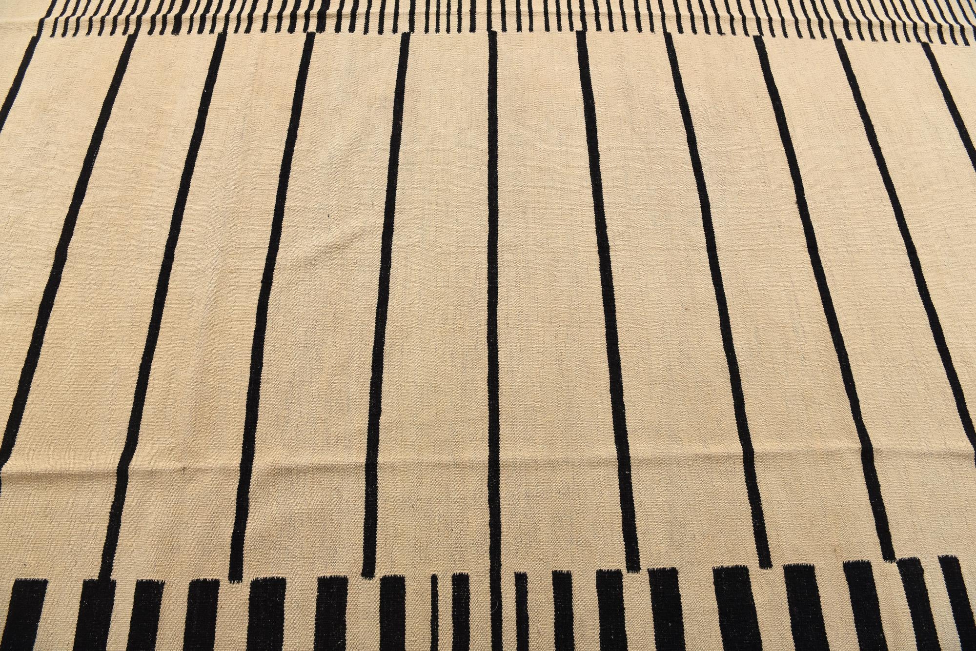 8' 4 x 9' 4 Hand Woven Kilim Modern Wool Rug