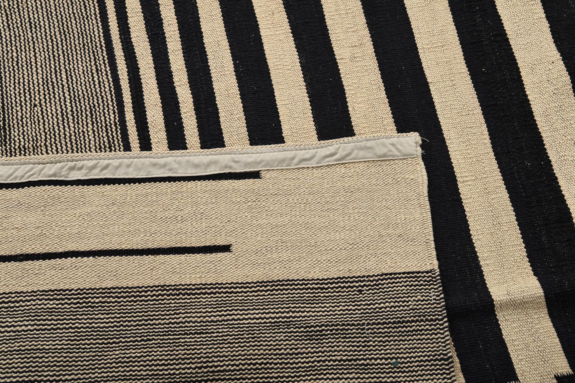 8' 3 x 9' 7 Hand Woven Kilim Modern Wool Rug