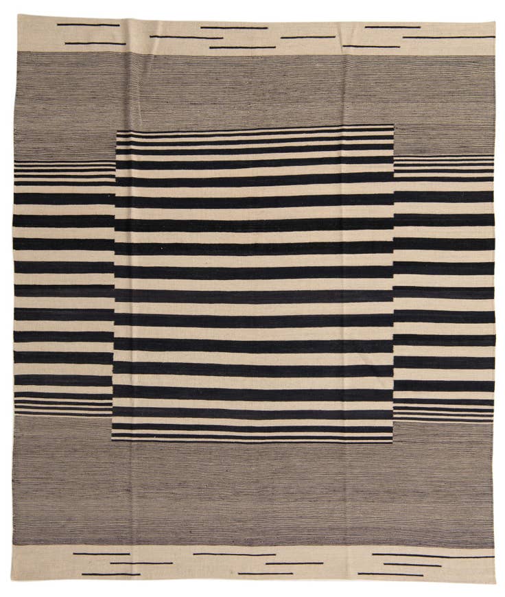 Detail image of 8' 3 x 9' 7 Hand Woven Kilim Modern Wool Rug