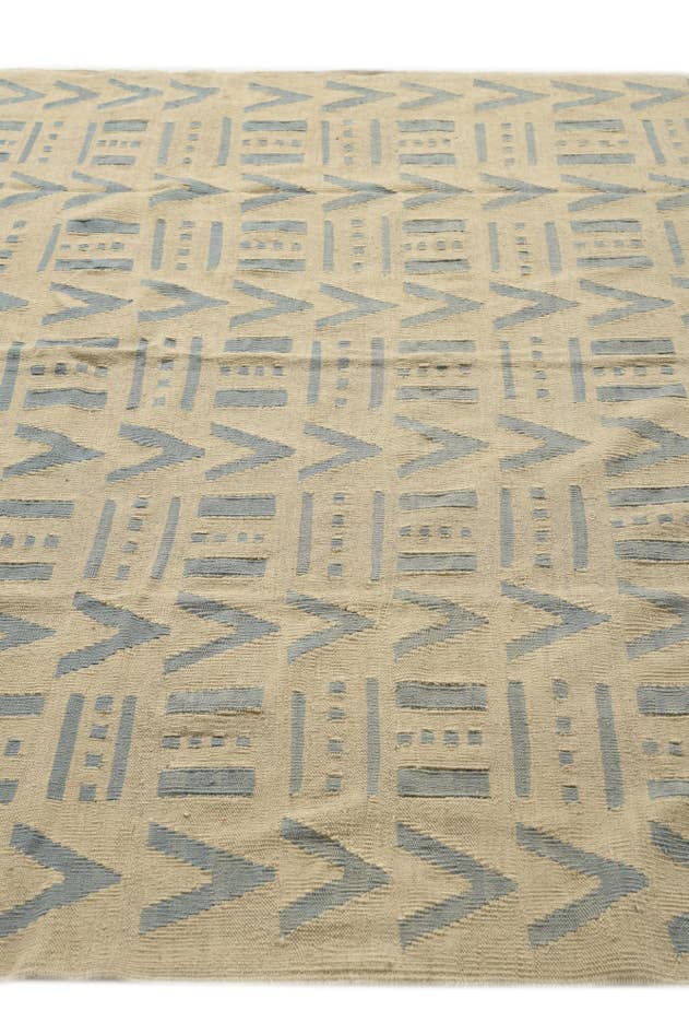 Detail image of 7' x 9' 4 Hand Woven Kilim Modern Wool Rug