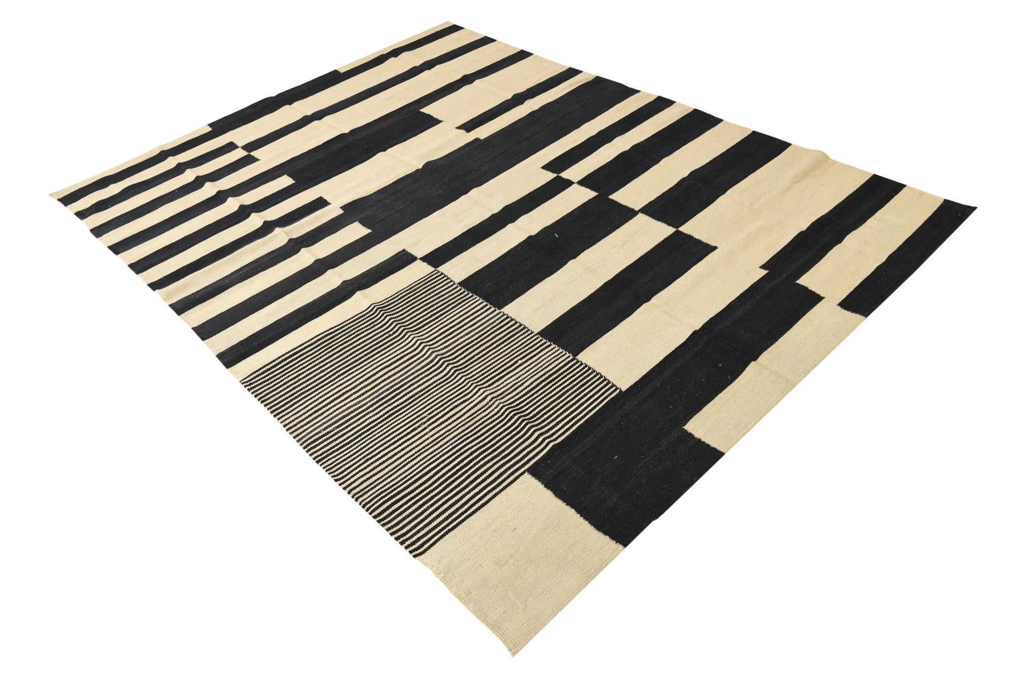 5' 10 x 7' 8 Hand Woven Kilim Modern Wool Rug
