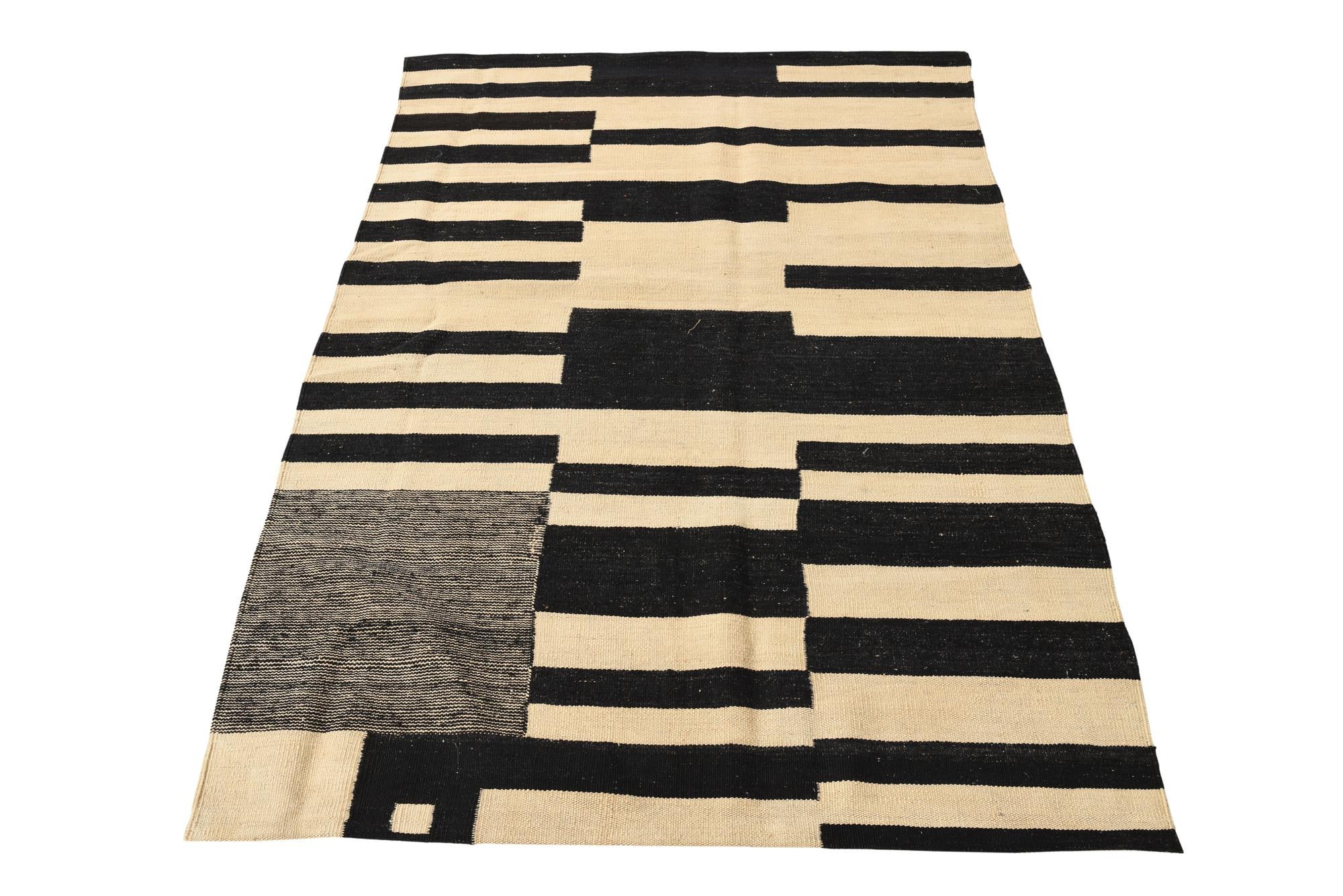 4' x 5' 10 Hand Woven Kilim Modern Wool Rug