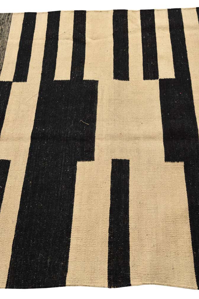4' x 5' 10 Hand Woven Kilim Modern Wool Rug