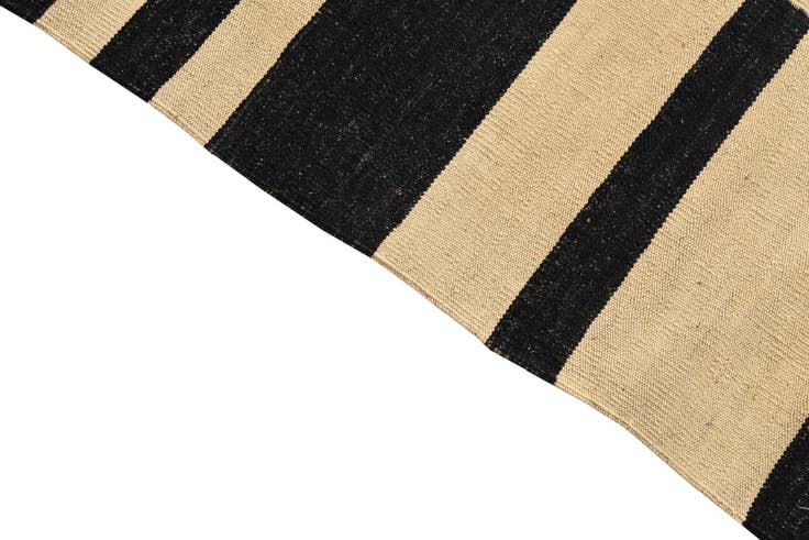 Detail image of 4' x 5' 10 Hand Woven Kilim Modern Wool Rug