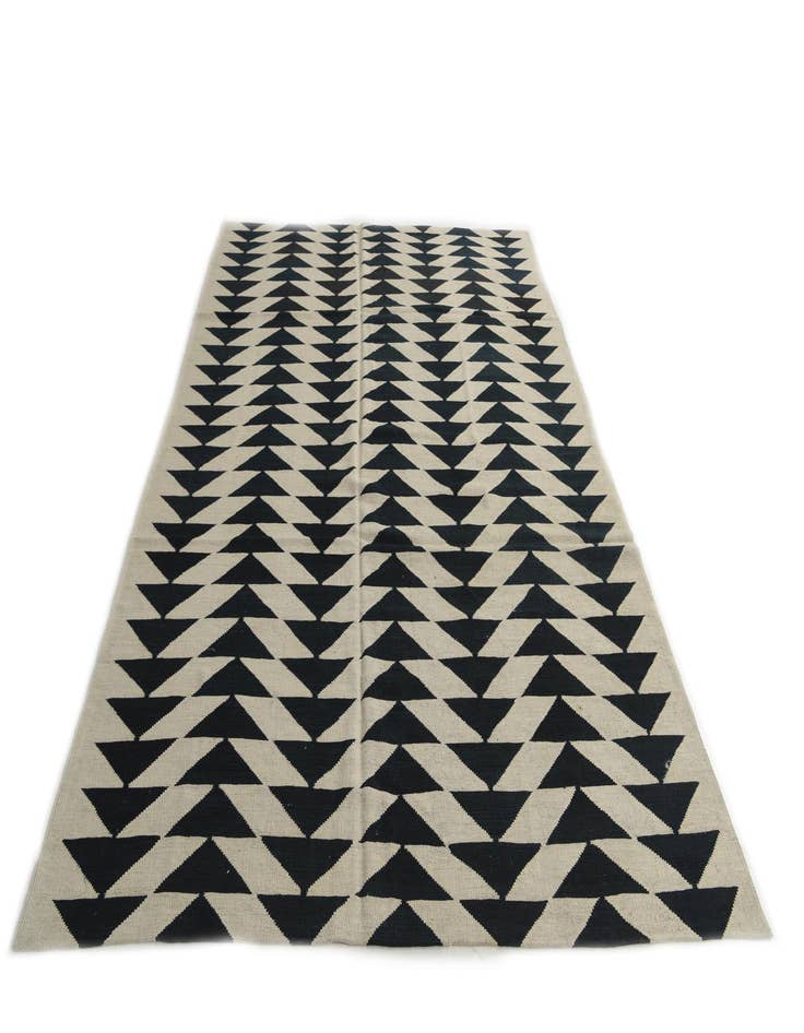 Detail image of 6' 9 x 9' 6  Hand Woven Kilim Modern Wool Rug