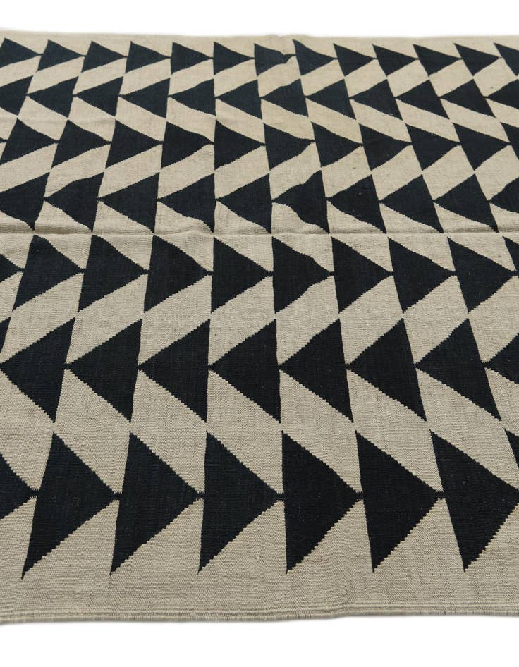 Detail image of 6' 9 x 9' 6  Hand Woven Kilim Modern Wool Rug