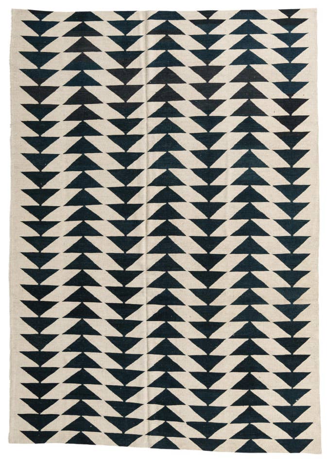 Detail image of 6' 9 x 9' 6 Hand Woven Kilim Modern Wool Rug