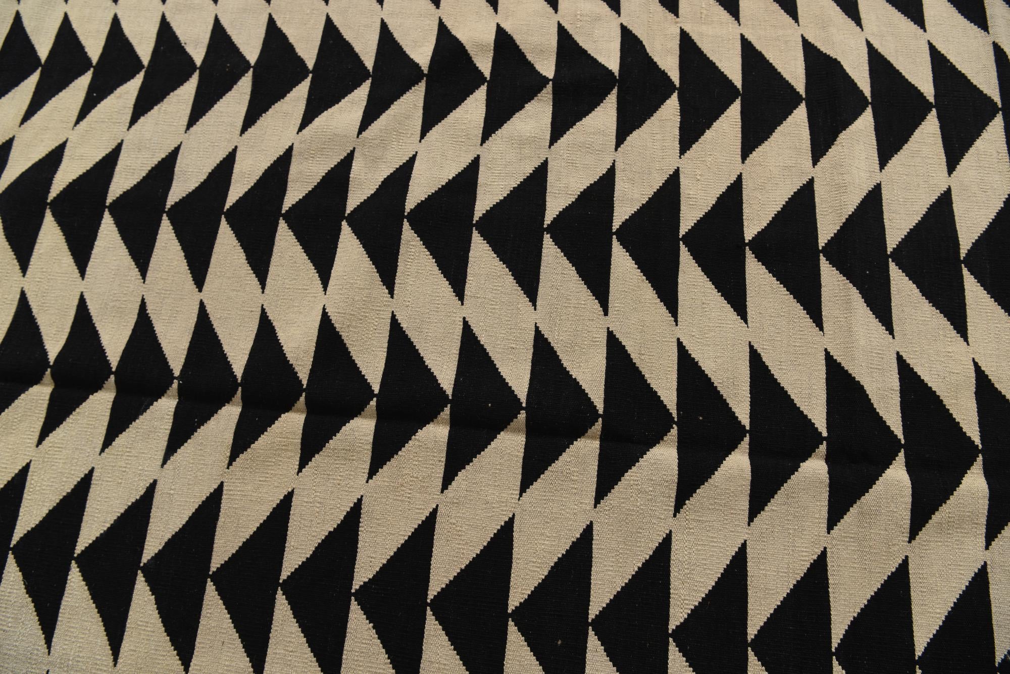 8' 6 x 9' 4 Hand Woven Kilim Modern Wool Rug