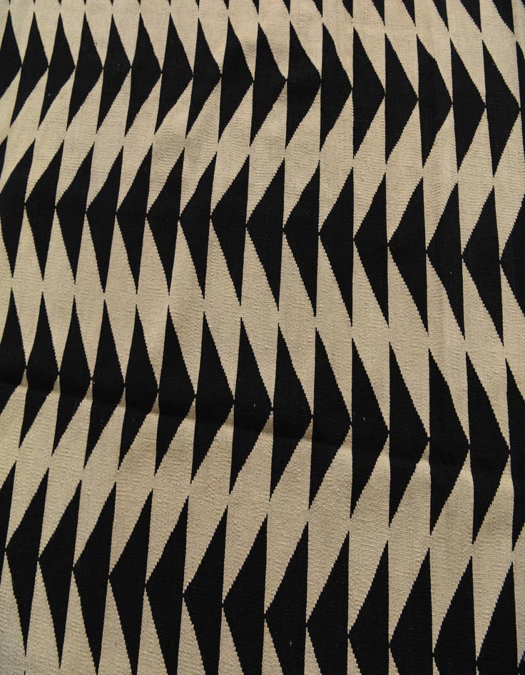 Detail image of 8' 6 x 9' 4  Hand Woven Kilim Modern Wool Rug
