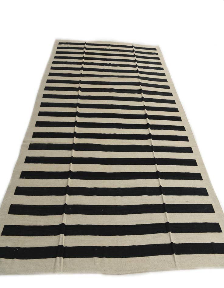 Detail image of 8' 4 x 11'  Hand Woven Kilim Modern Wool Rug