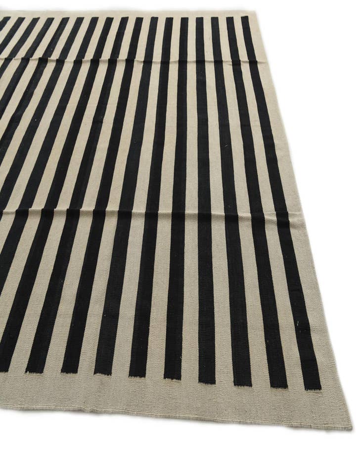 Detail image of 8' 4 x 11'  Hand Woven Kilim Modern Wool Rug