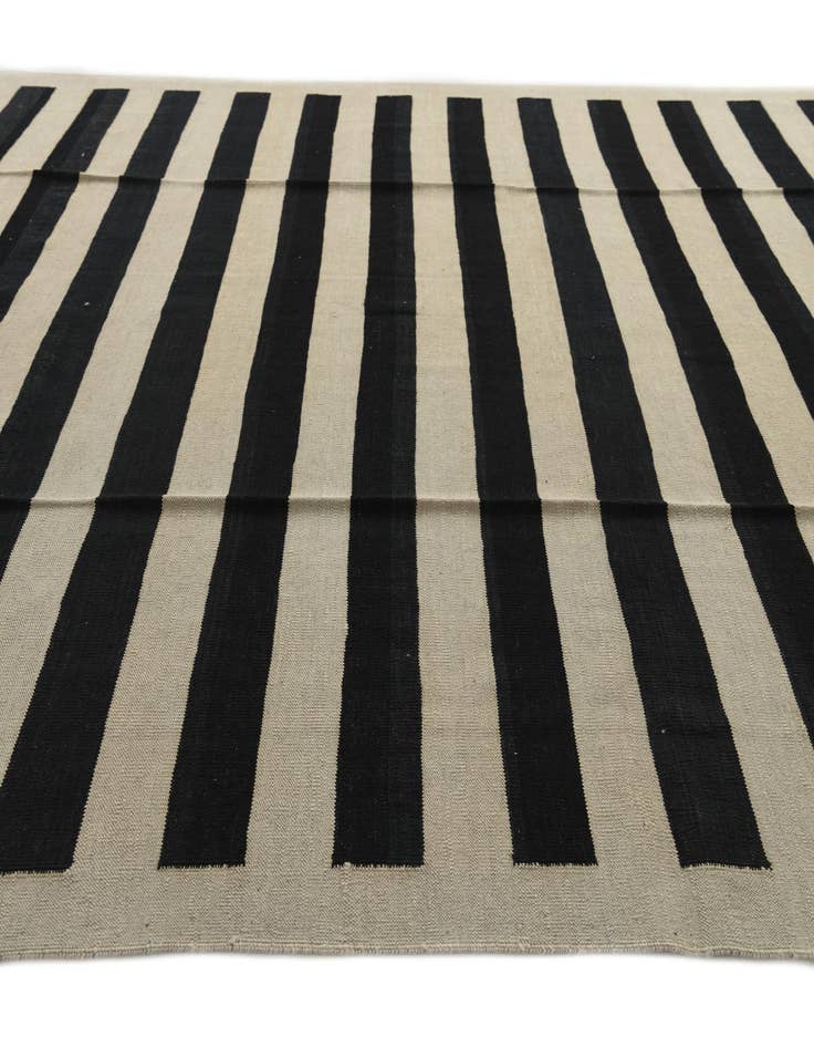 Detail image of 8' 4 x 11'  Hand Woven Kilim Modern Wool Rug