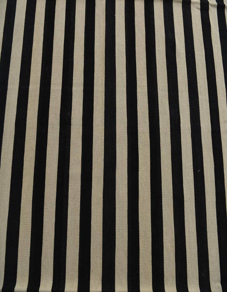 Detail image of 8' 4 x 11'  Hand Woven Kilim Modern Wool Rug