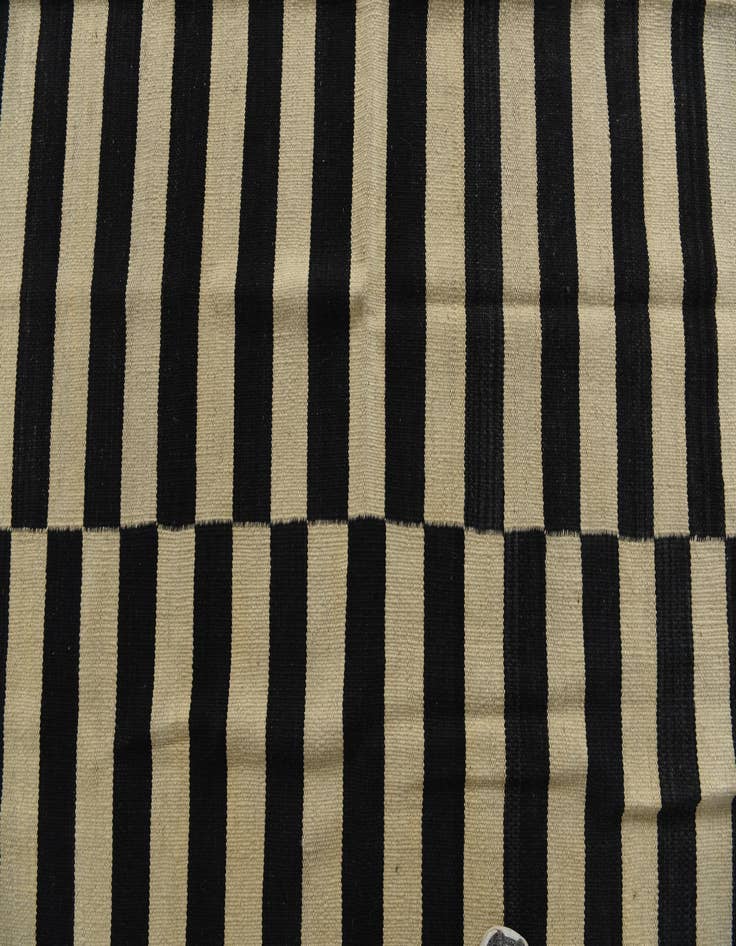 Detail image of 6' 10 x 9' 7  Hand Woven Kilim Modern Wool Rug