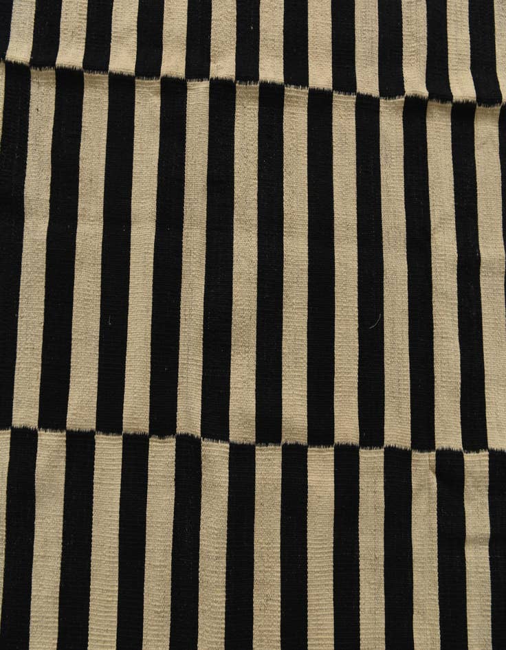 Detail image of 5' 10 x 7' 7  Hand Woven Kilim Modern Wool Rug