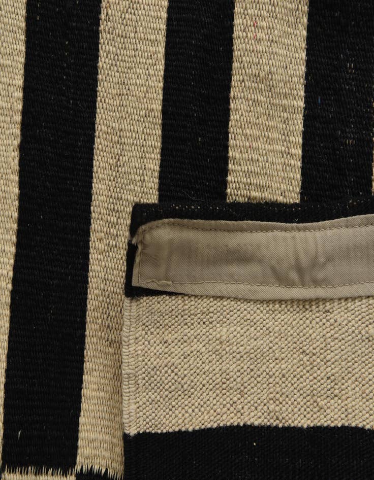 Detail image of 5' 10 x 7' 7  Hand Woven Kilim Modern Wool Rug