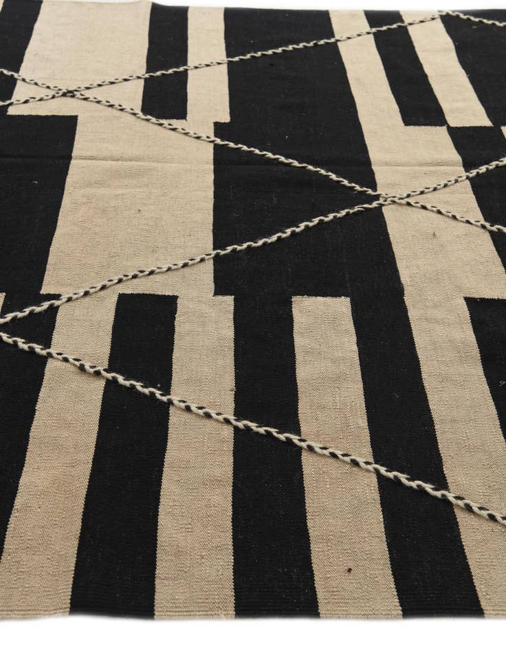 Detail image of 6' 7 x 9' 8  Hand Woven Kilim Modern Wool Rug