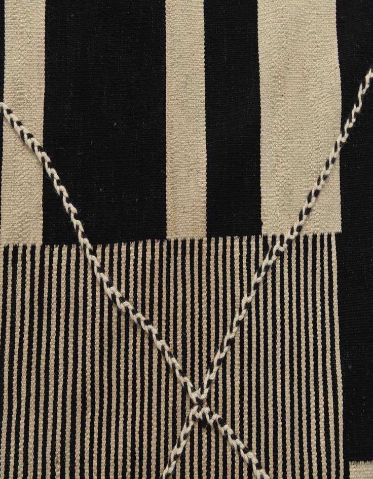 Detail image of 6' 7 x 9' 8  Hand Woven Kilim Modern Wool Rug