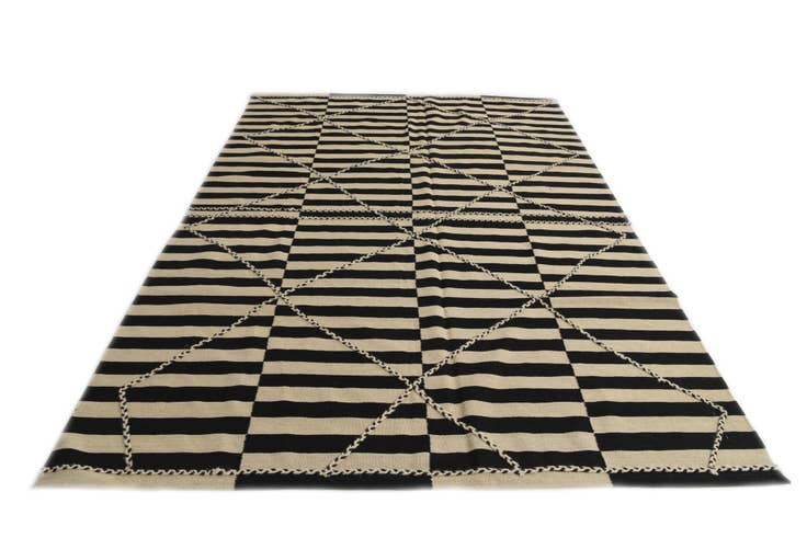 Detail image of 6' 8 x 9' 10 Hand Woven Kilim Modern Wool Rug